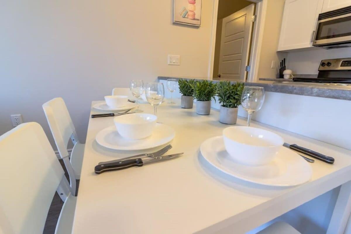 Newly Renovated Modern Condo Near Hospital, Unb Patio & Parking Coffee Saint John Kültér fotó