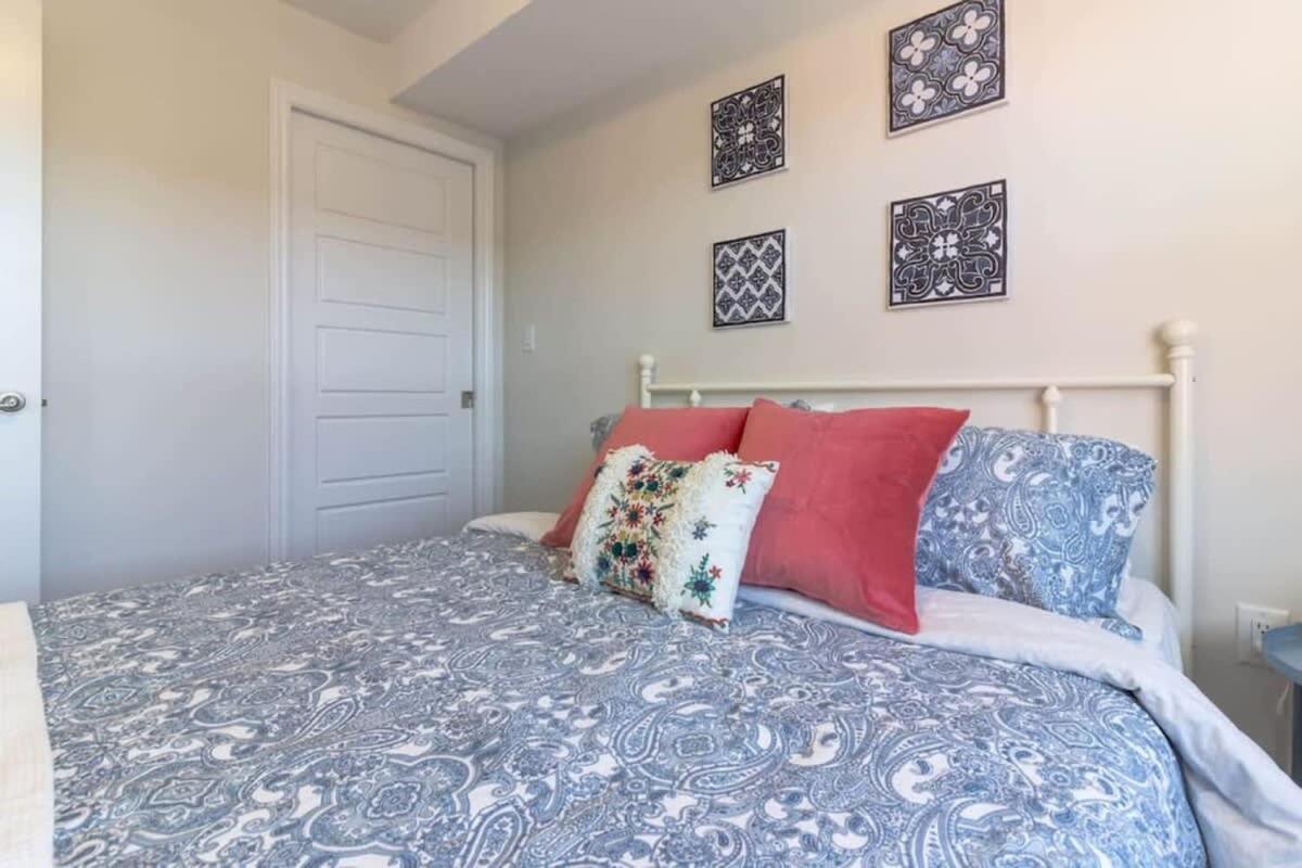 Newly Renovated Modern Condo Near Hospital, Unb Patio & Parking Coffee Saint John Kültér fotó